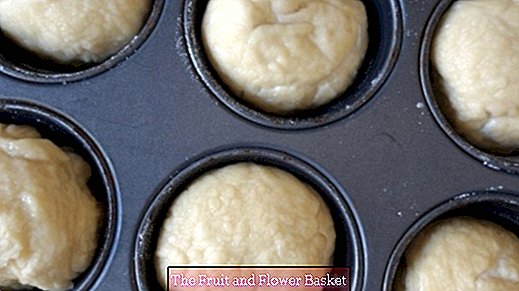 Su „muffins“ forma visi „Laugenbrötchen“ yra vienodo dydžio, jie taip pat kyla į viršų ir nepasiskirsto ant kepimo skardos.